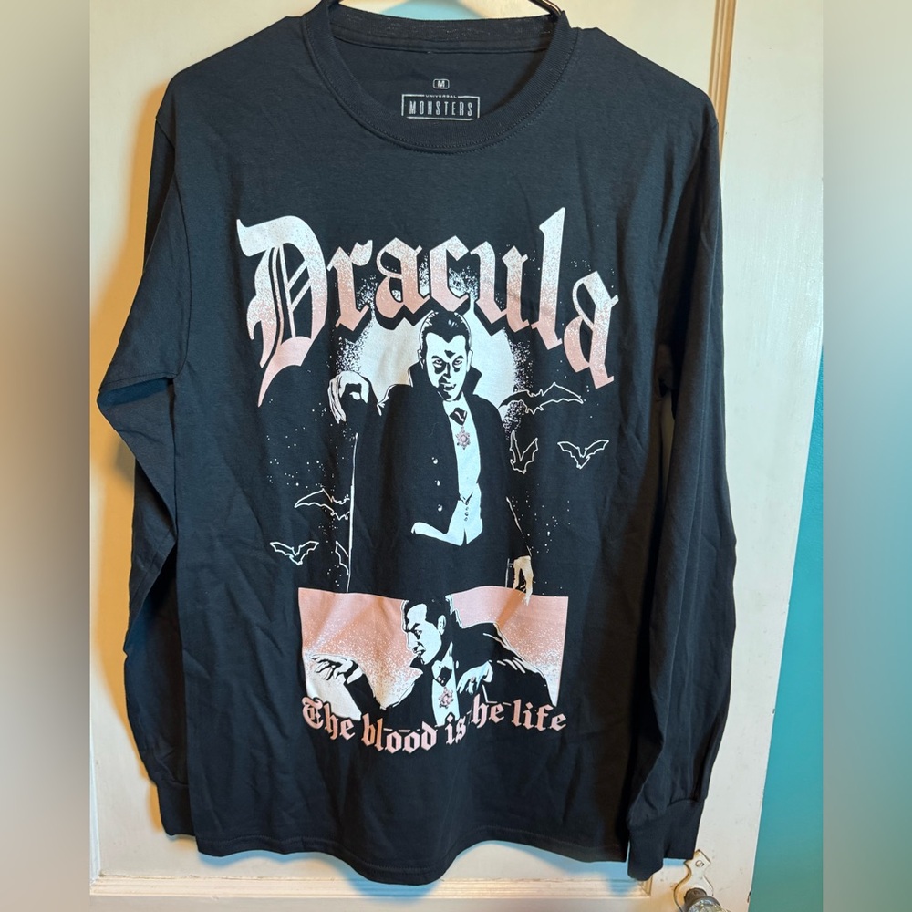 Universal Dracula Long Sleeve Tee - Black and White NWOT